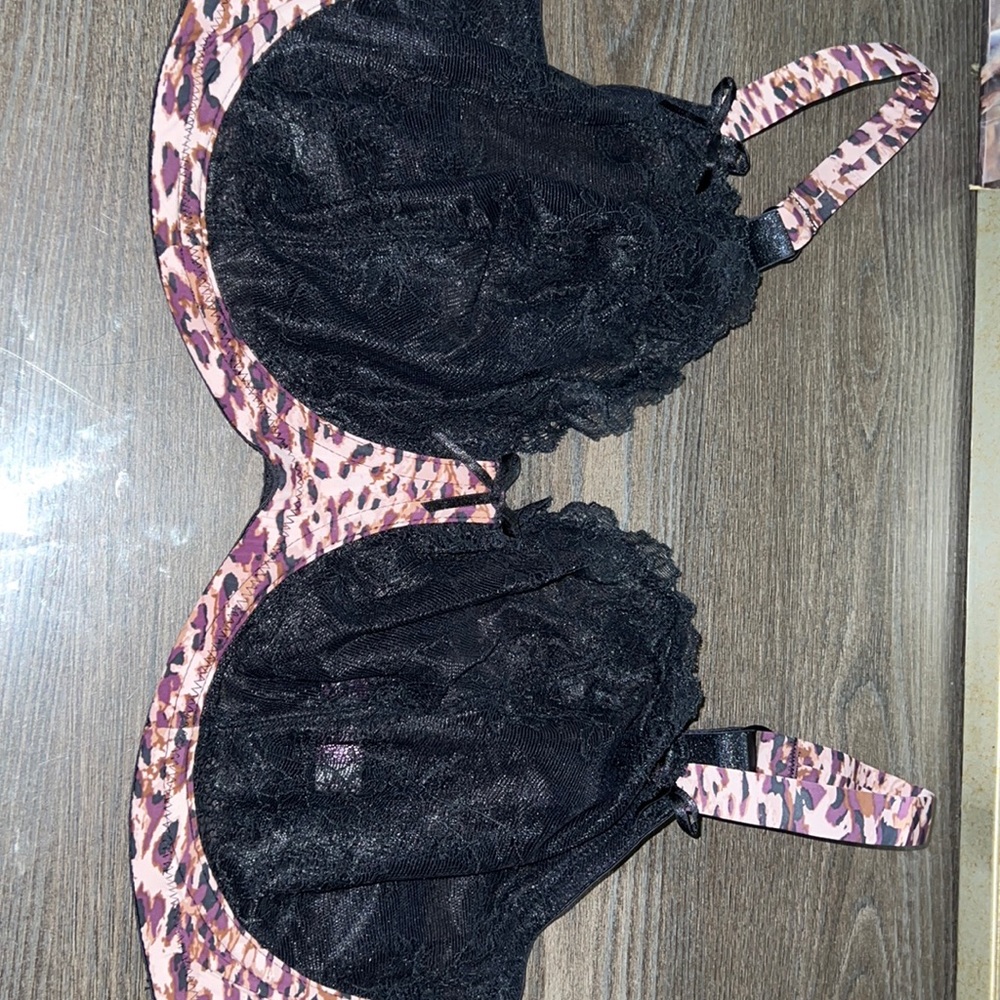New Adore Me Black Lace and Camo Bra in size 44DD